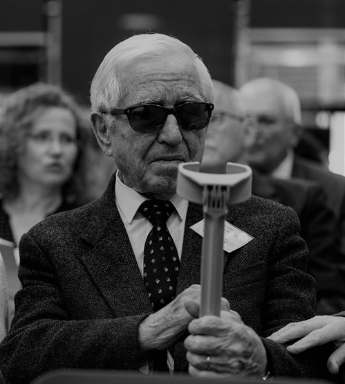 Zdjęcie Władysława Gołąba z REHA 2019, w czarno-białej tonacji.