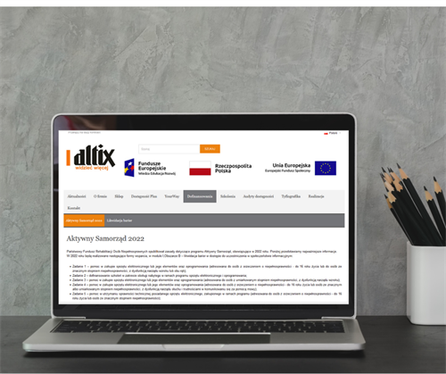 Laptop Z Otwartą Zakładką Altix