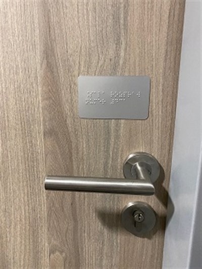 Aluminiowa Brajlowska Tabliczka Informacyjna Na Drzwi 