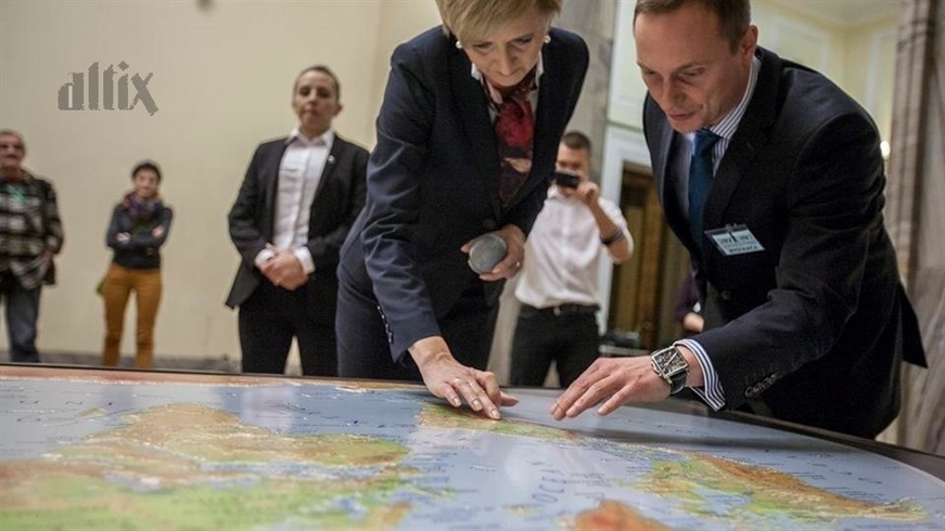 World Map Altix And The First Lady Of Poland
